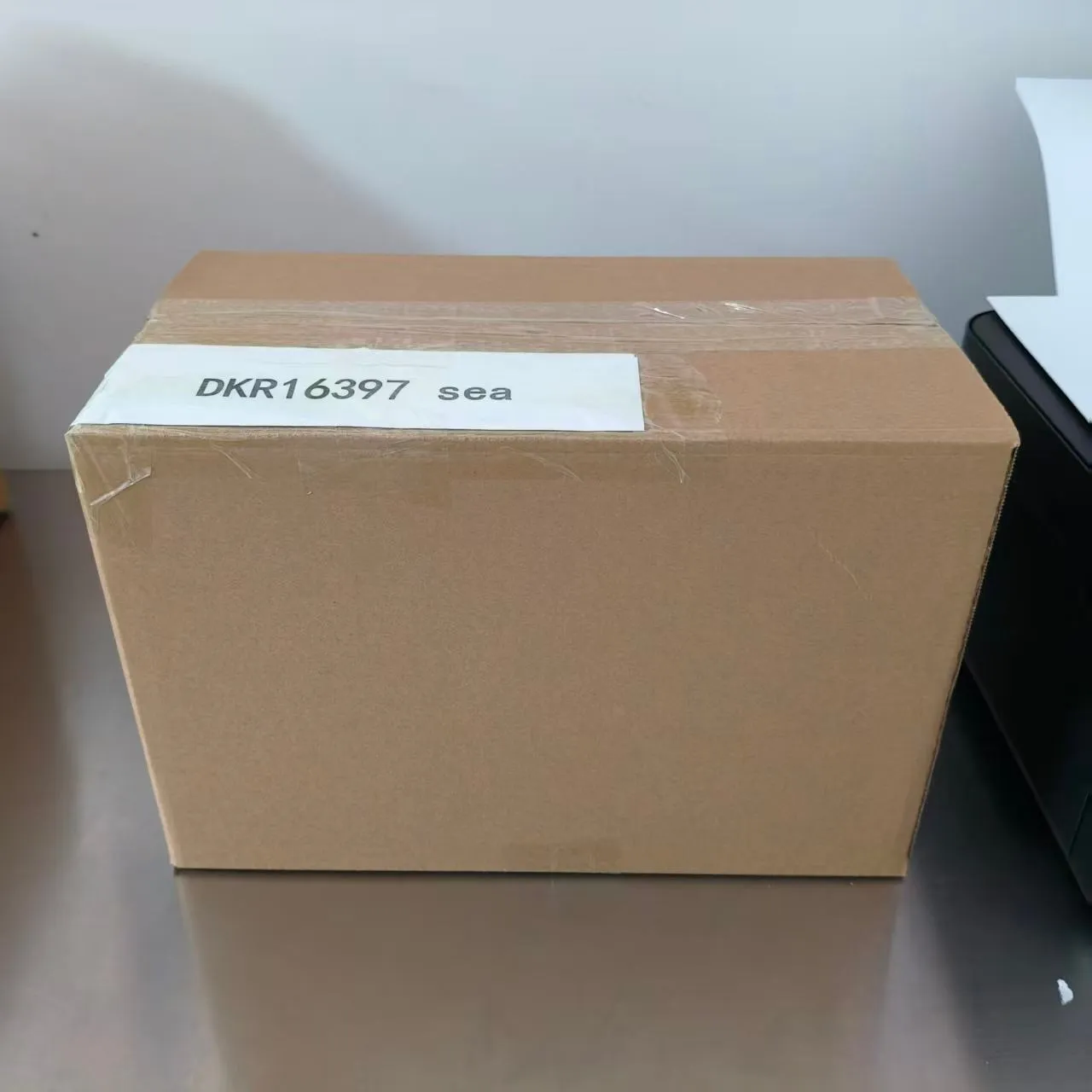 JOJO பேக்கிற்கான வீல் ஸ்டிக்கர்கள் அனுப்பப்பட்டுள்ளன.