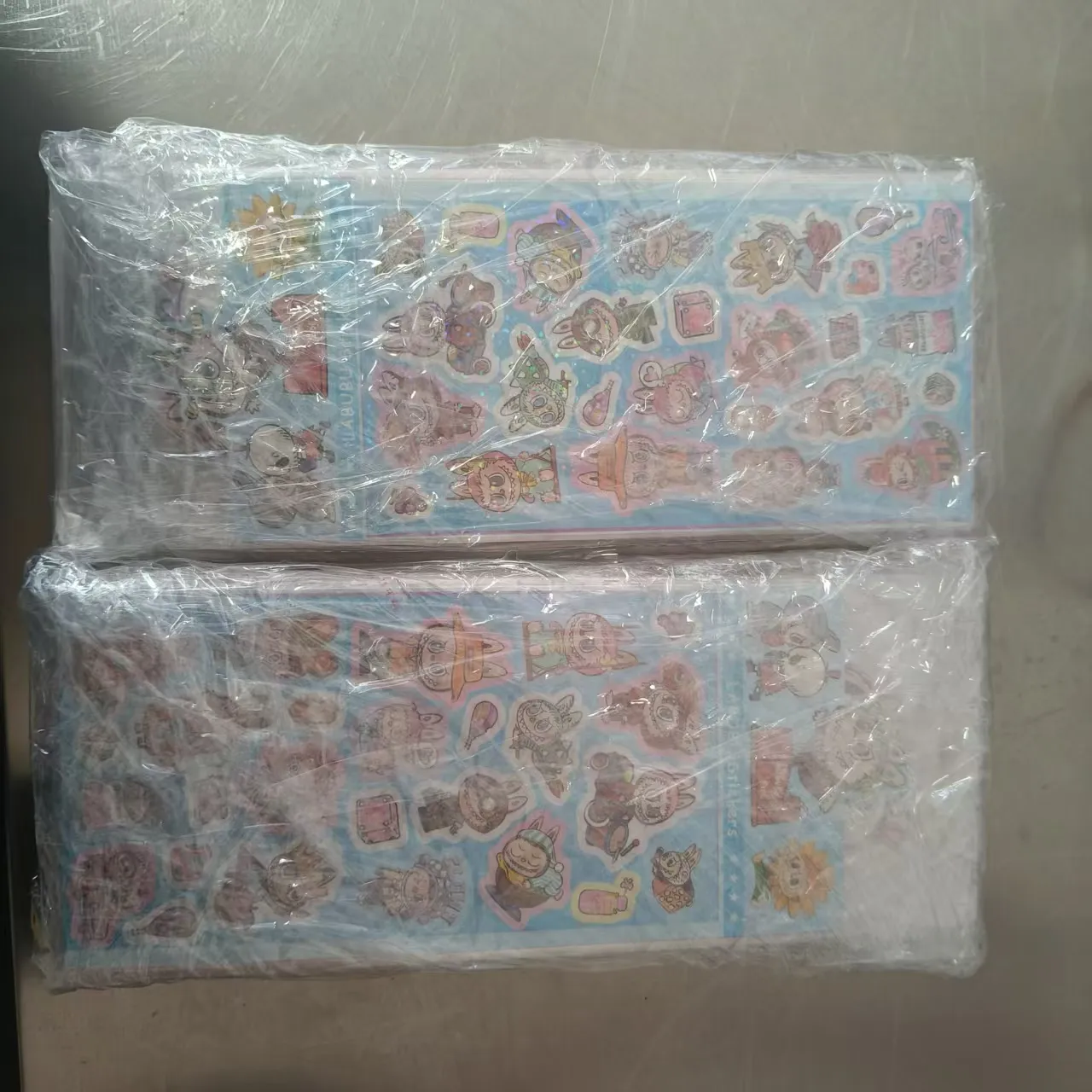 நிறுவனம் கடந்த வாரம் புதிய டை-கட் கிட்ஸ் ஸ்டிக்கர்களை அனுப்பியது