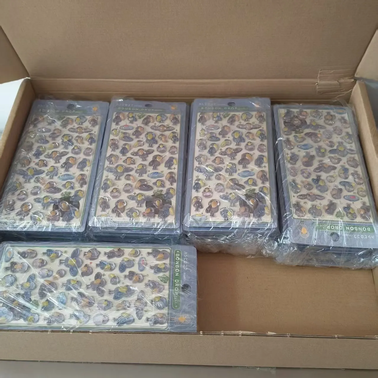 உங்கள் குழந்தை பொறிக்கப்பட்ட ஸ்டிக்கர்கள் அனுப்பப்பட உள்ளன!