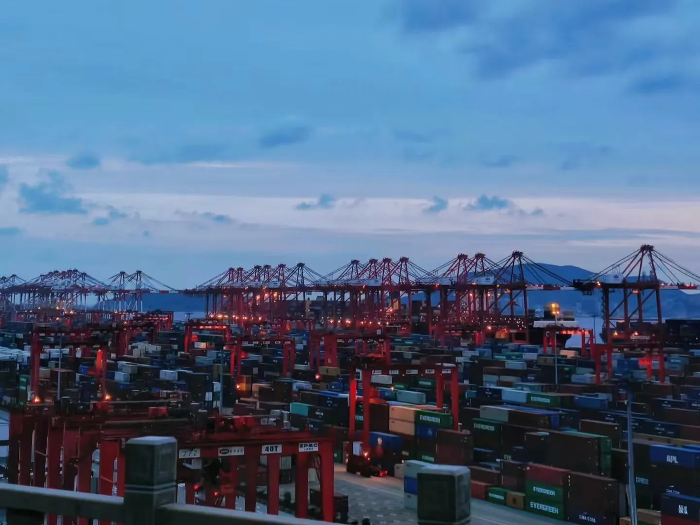 சீனாவின் இறக்குமதி மற்றும் ஏற்றுமதி வர்த்தகத்தின் மொத்த மதிப்பு 41.21 டிரில்லியன் யுவானை எட்டியது.