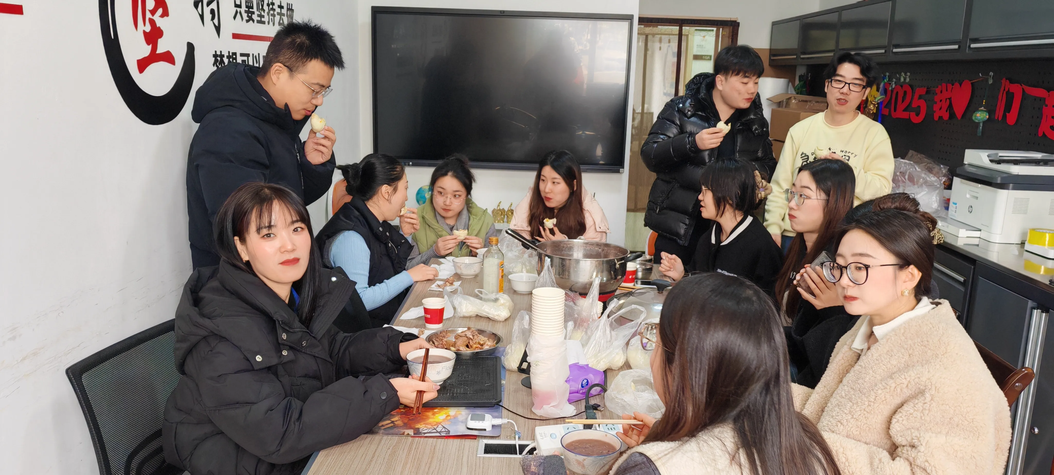 JOJO பேக்கில் பாரம்பரியத்தின் சுவை மற்றும் அன்பான வாழ்த்துக்கள்